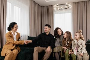 Zdjęcie do artykułu: Przysposobienie dziecka (adopcja) – jak wygląda procedura?